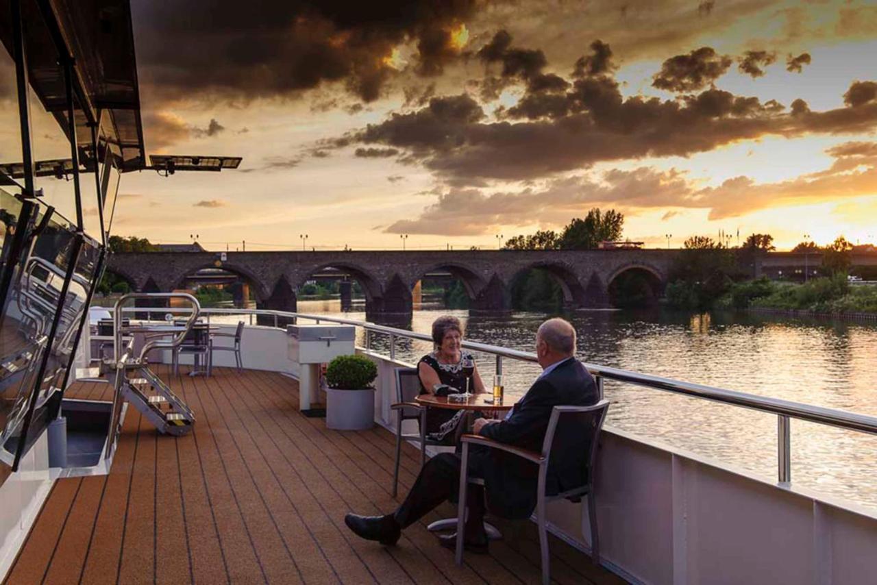 Select Ms Serenade 1 - Hotel