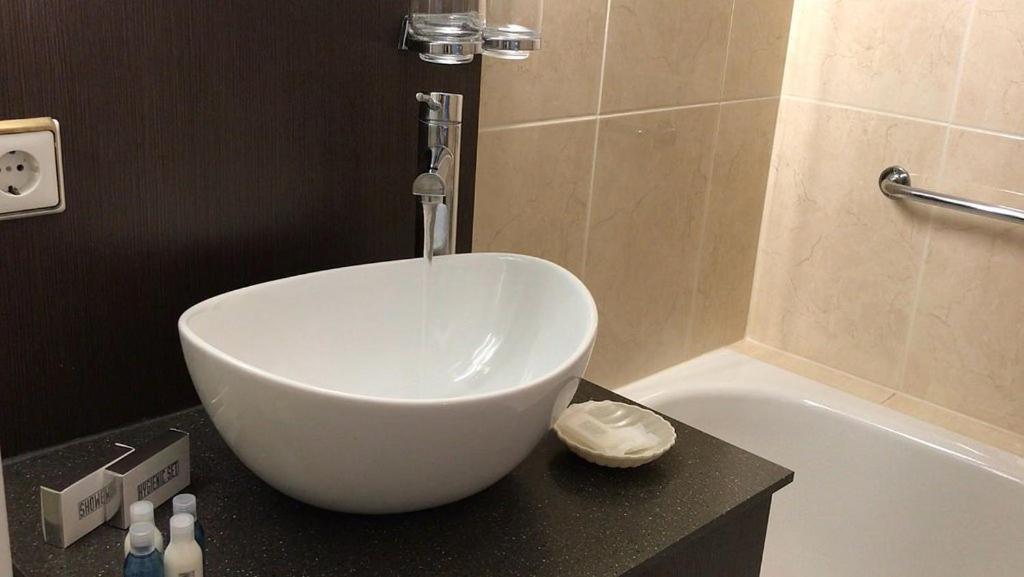 Select Ms Serenade 1 - Düsseldorf