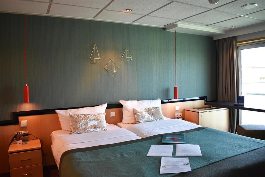 Select Ms Serenade 1 - Hotel 5*